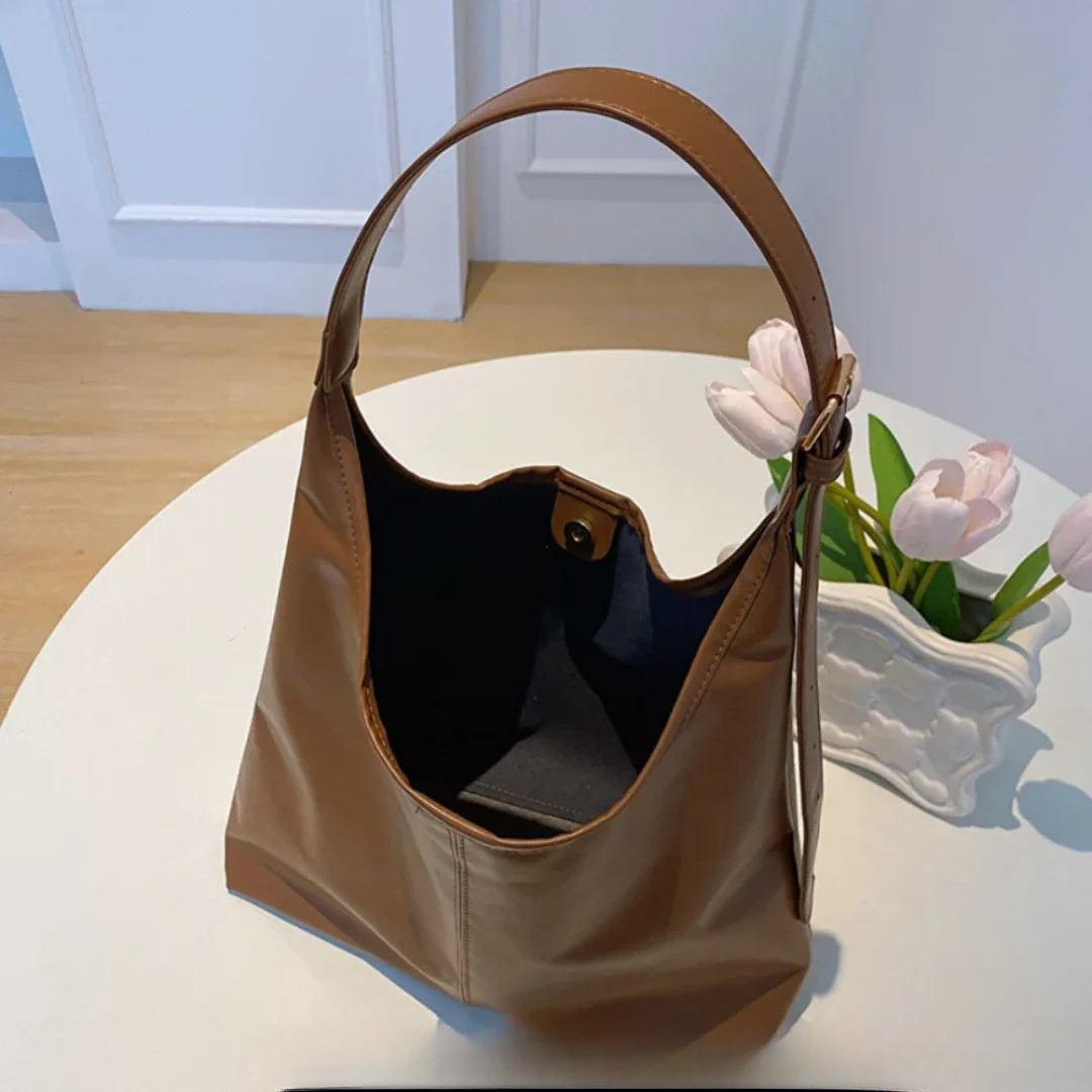 Lara - Classic Soft Hobo Shoulder Bag
